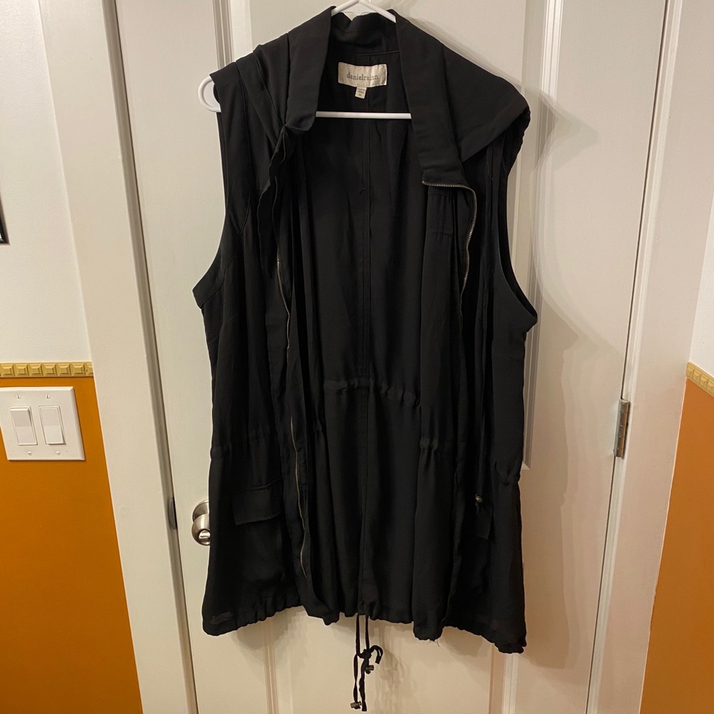 Daniel Rainn sheer vest